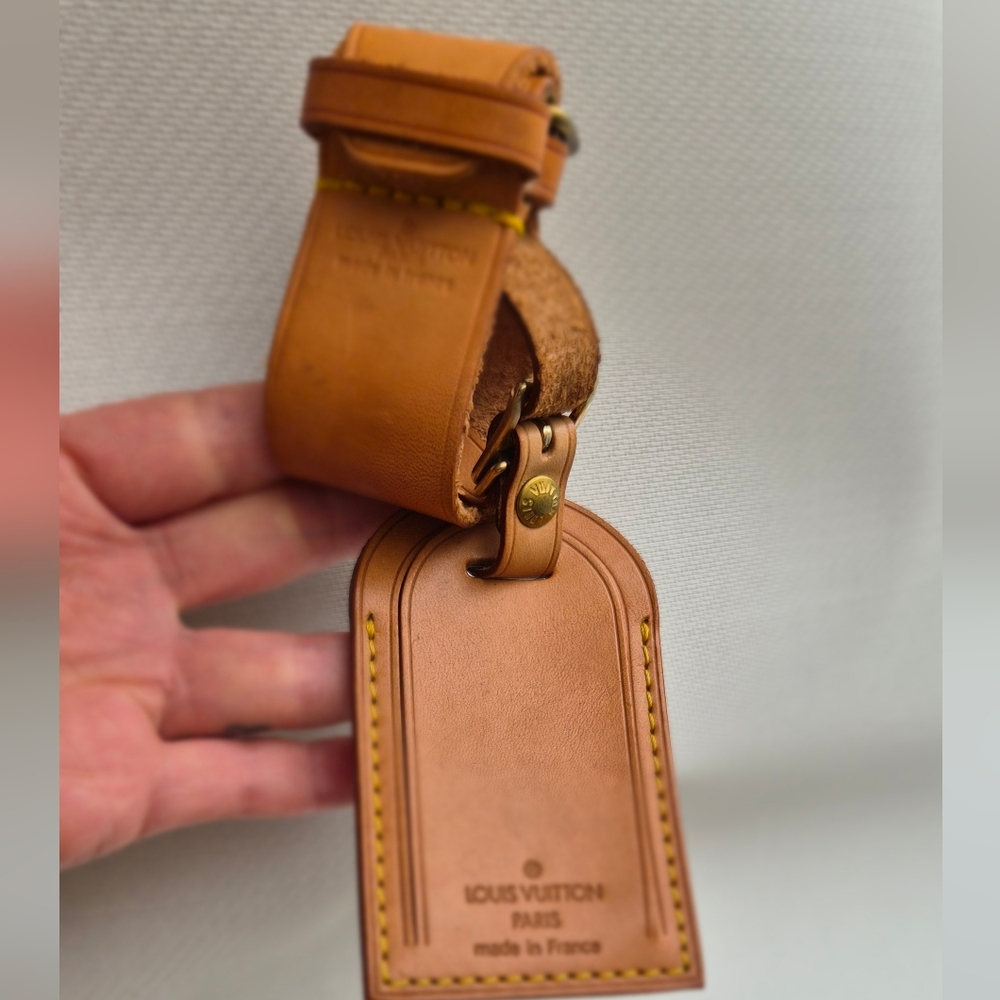Authentic Louis Vuitton luggage tag and Bracelet set with small dust bag. - Picture 13 of 15